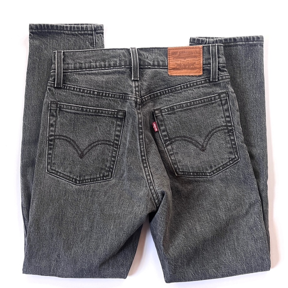 New NWOT Levi’s Women’s Wedgie Fit 27” Ankle Jeans in Bite My Dust Grey (24)